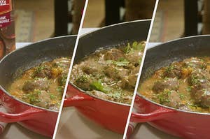 Une assiette de ragoût de boulettes de viande dans une casserole sur un comptoir.