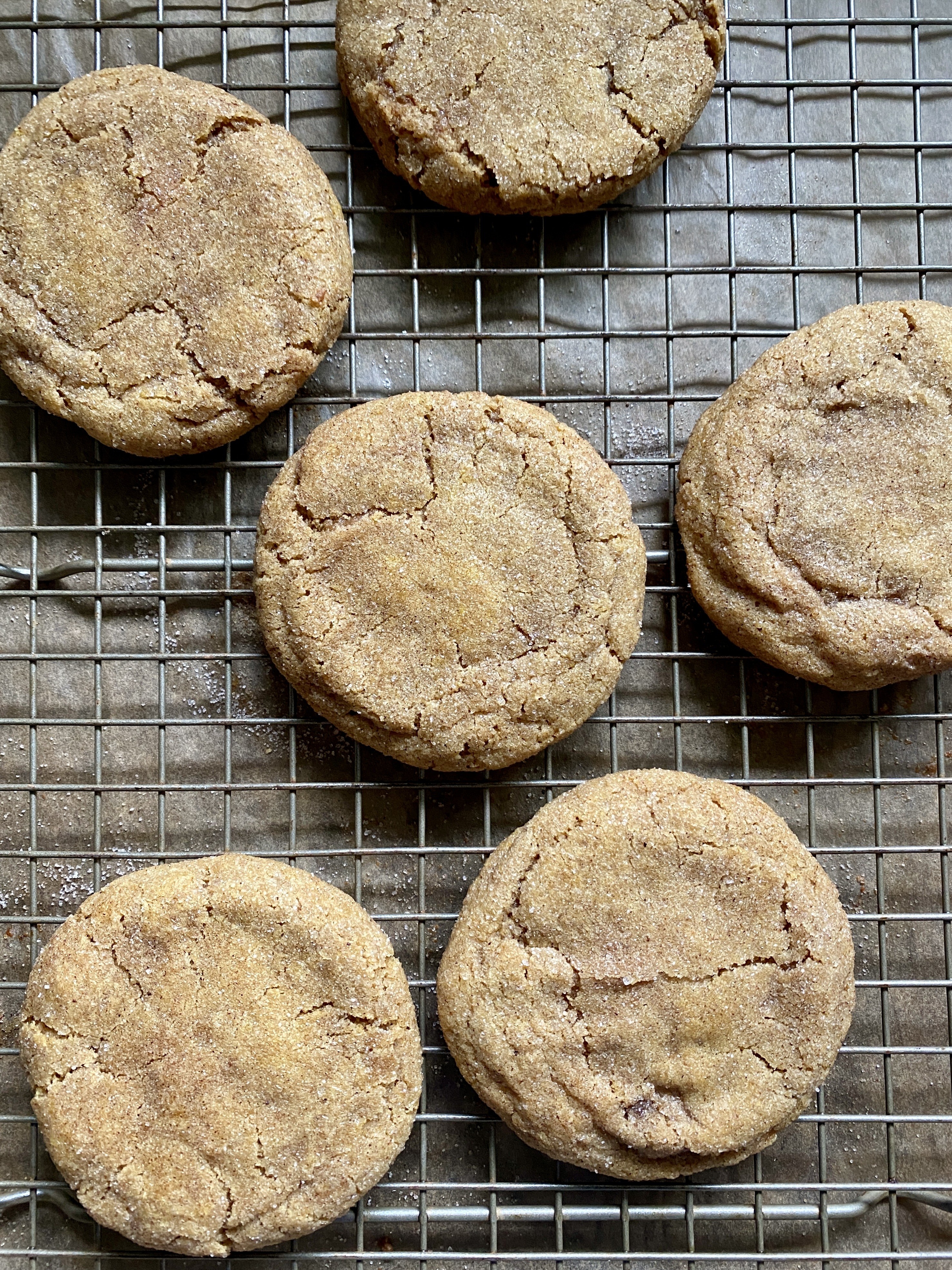 Cookies cooling on cooling rack