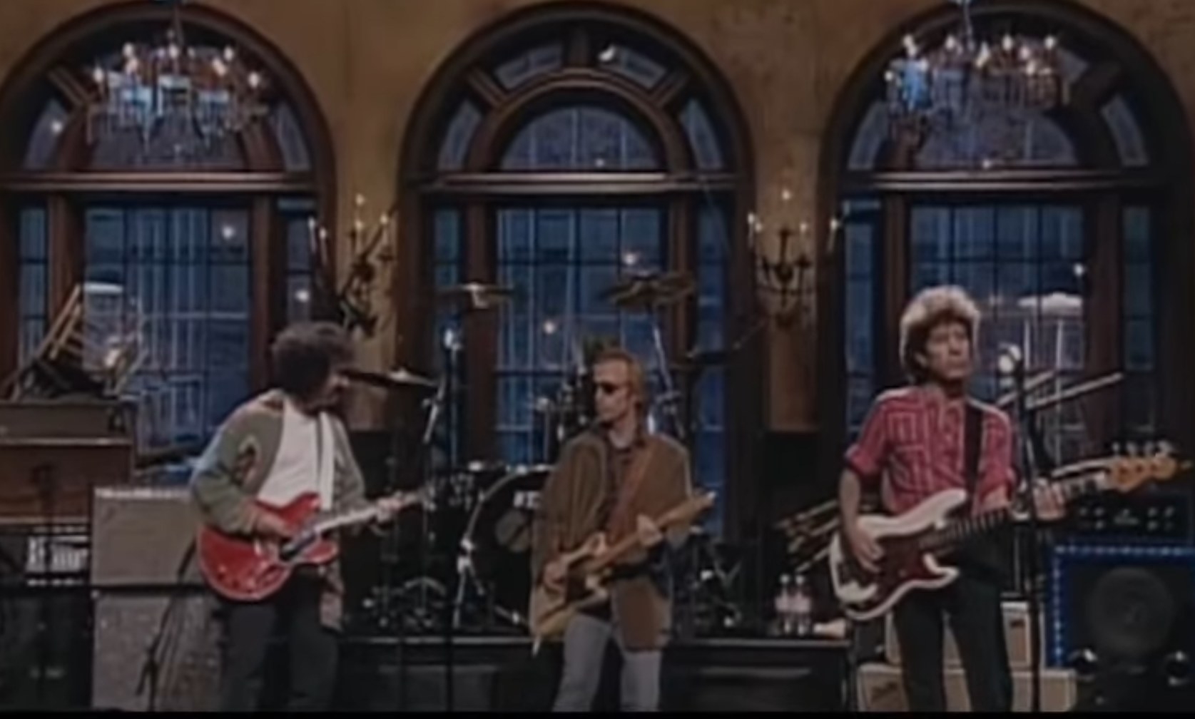 Tom Petty playing onstage at SNL with Dave Grohl on the drums
