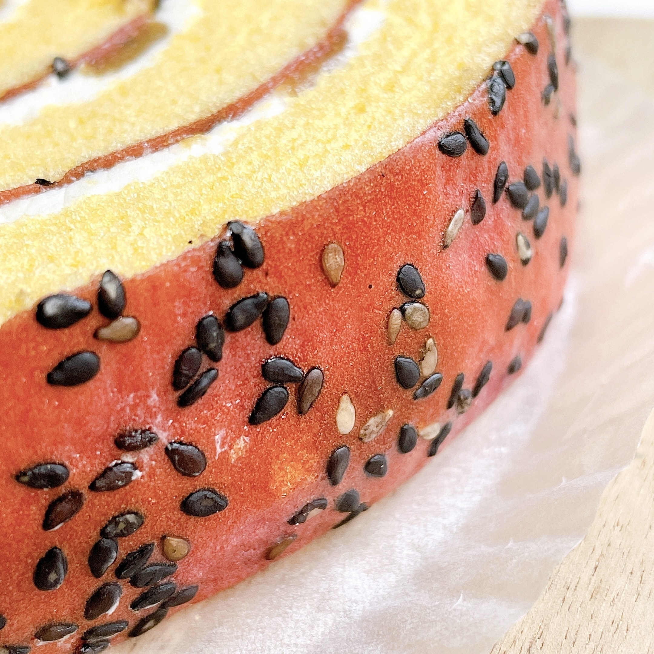 FamilyMart（ファミリーマート）のオススメのパン「おいものロールケーキ（紅あずまのあん使用）」