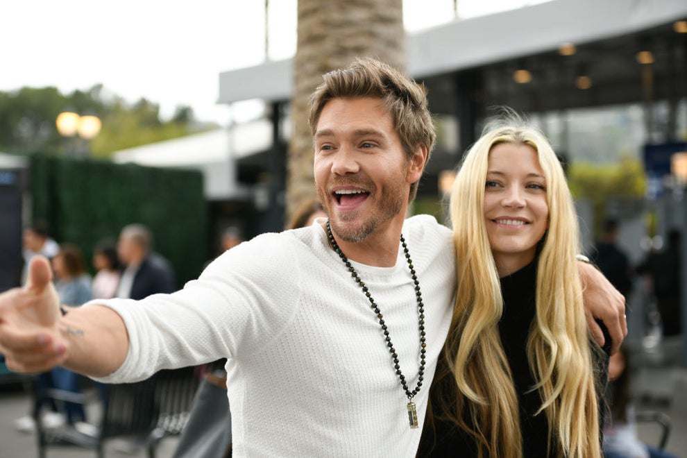 39 Current Celebrity Couples Who You Probably Had No Idea About