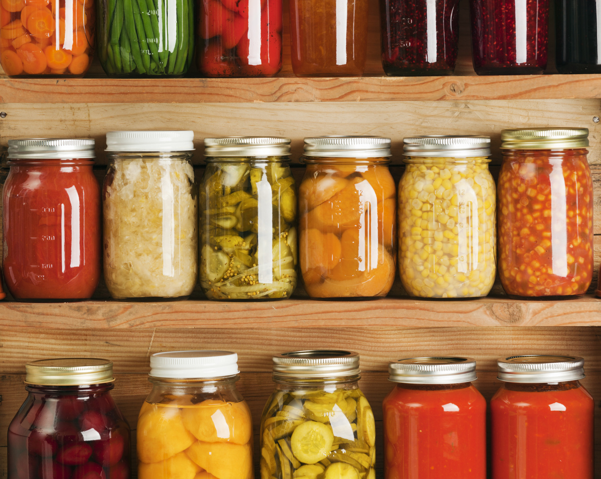 木制仓储货架控股国内罐头蔬菜和水果蜜饯。