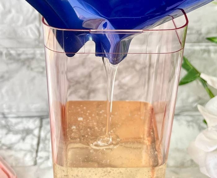 ニトリのおすすめ天才お風呂グッズ「詰め替えやすいディスペンサー Nアーバン 550mL」