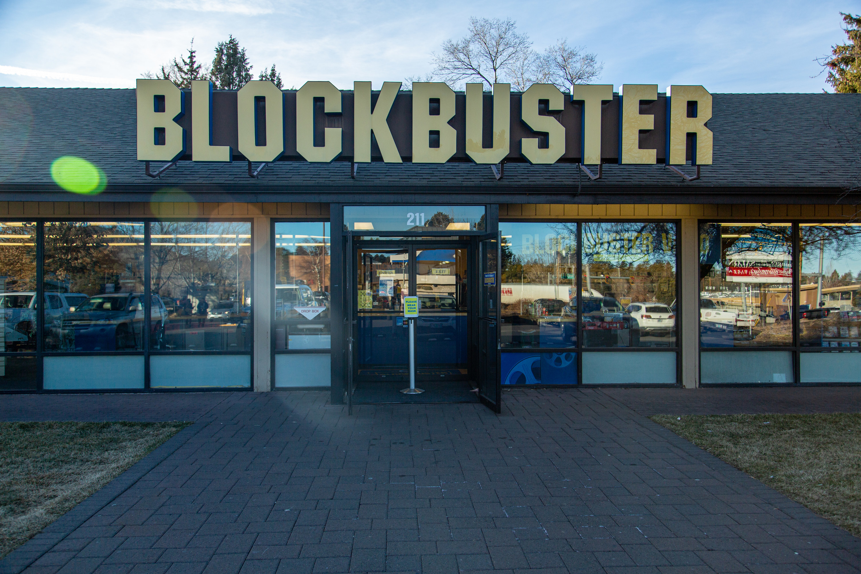The only remaining Blockbuster video rental store manages to hang on in Bend, Oregon