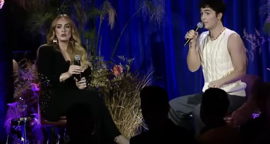 Adele and the interviewer sitting onstage