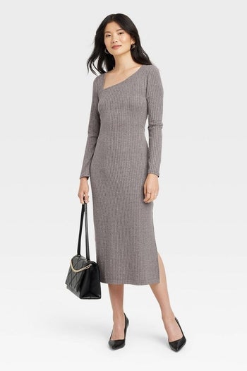 model wearing the gray dress