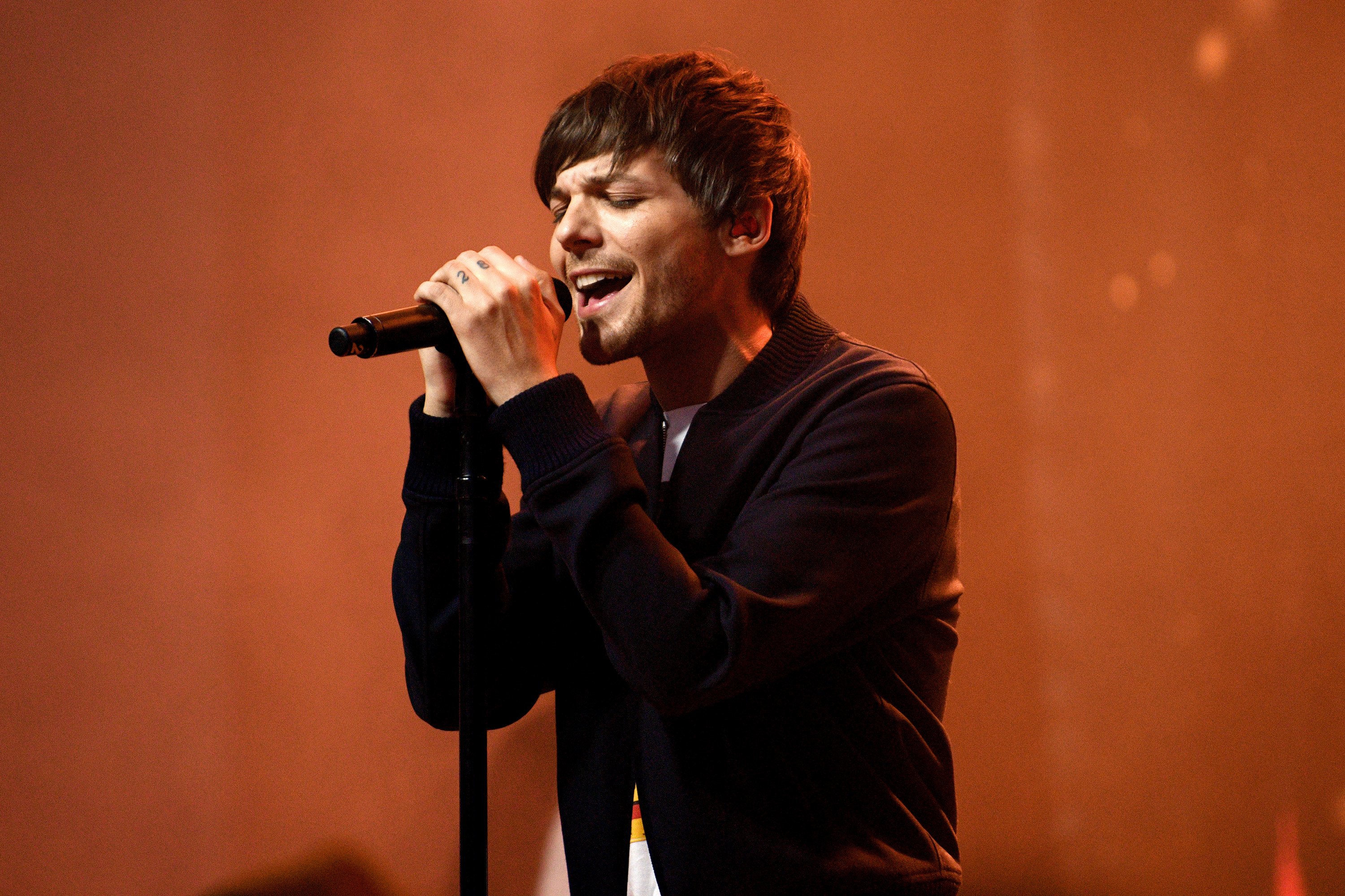 Louis Tomlinson releases first solo album, satisfies long waiting fans –  The Daily Texan