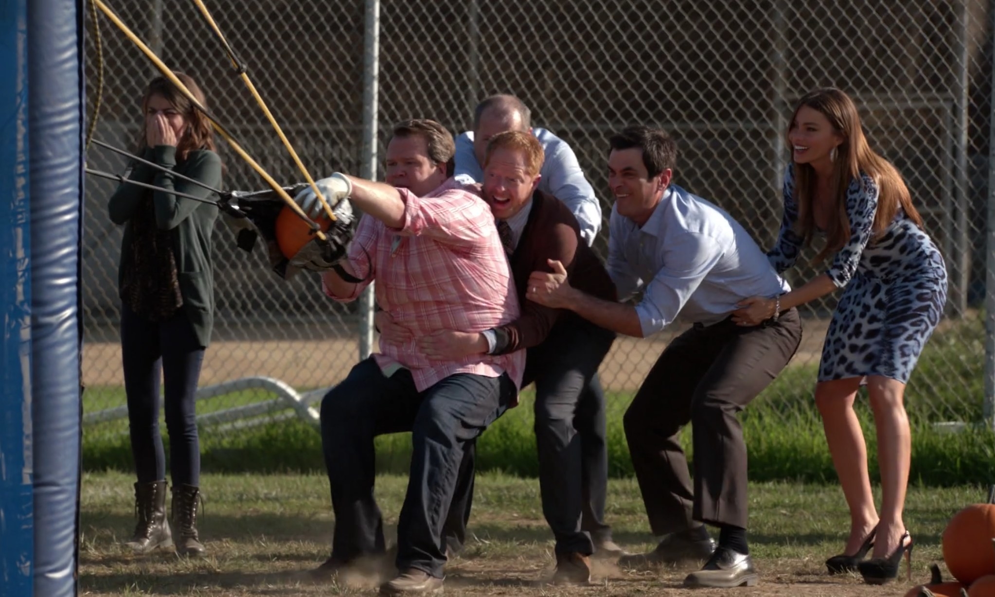 Ranking Every Thanksgiving Episode Of  Modern Family  By How Much It Fed My Soul - 54