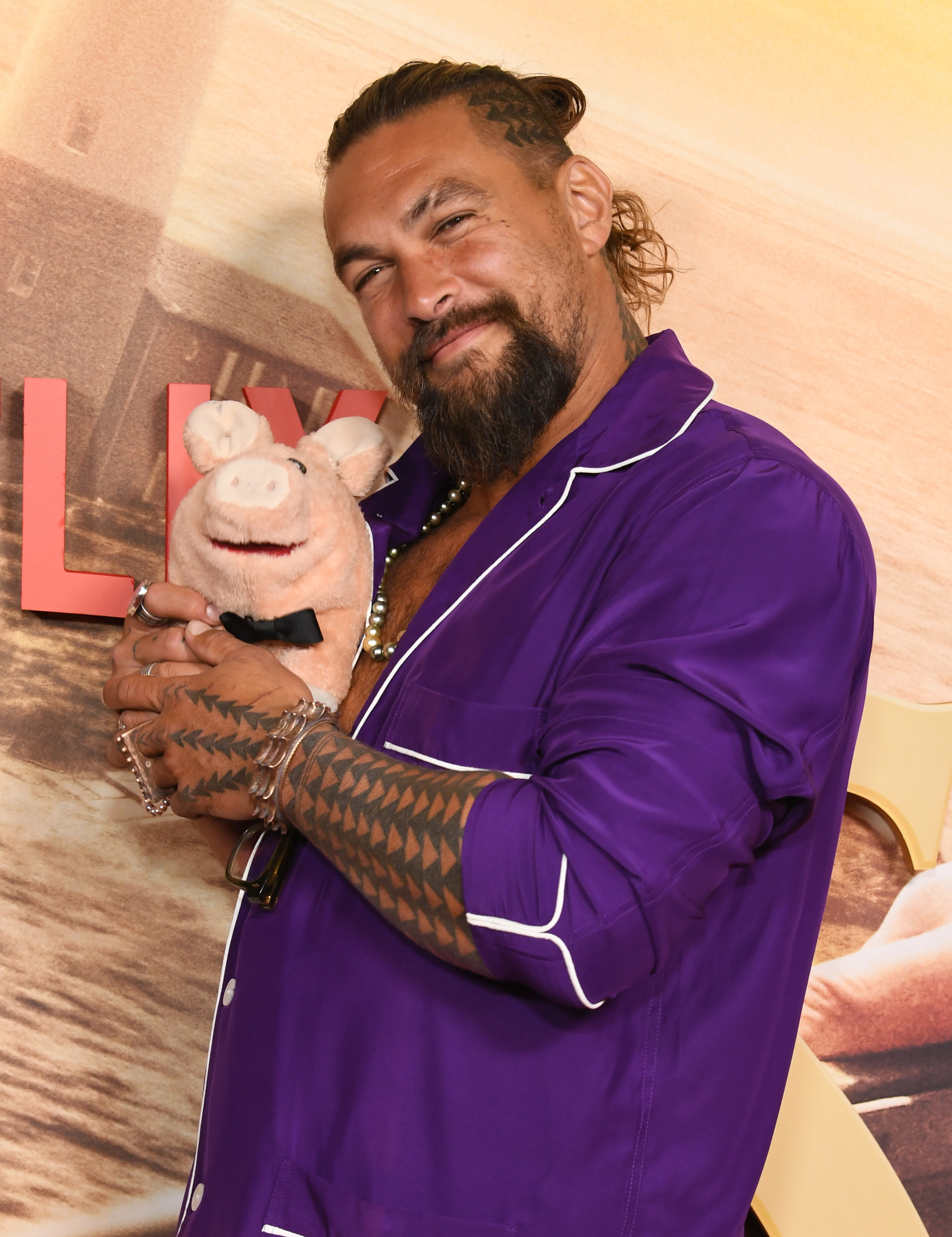 Jason Momoa Is Obsessed With His Pet Pig - 93