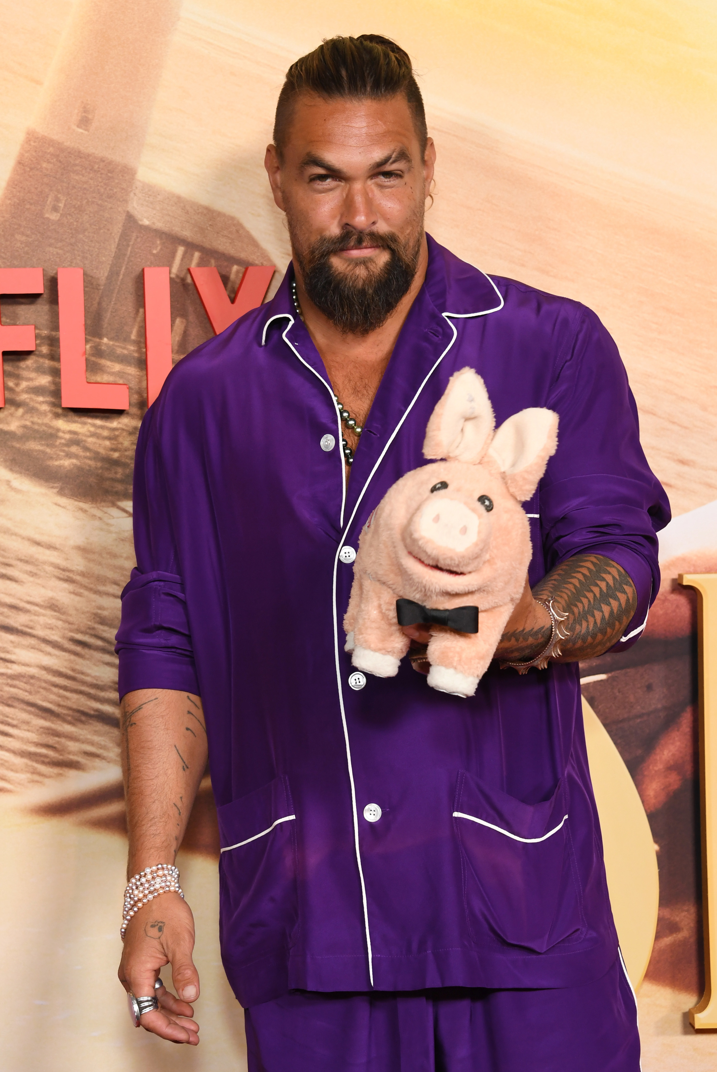 Jason Momoa Is Obsessed With His Pet Pig - 22