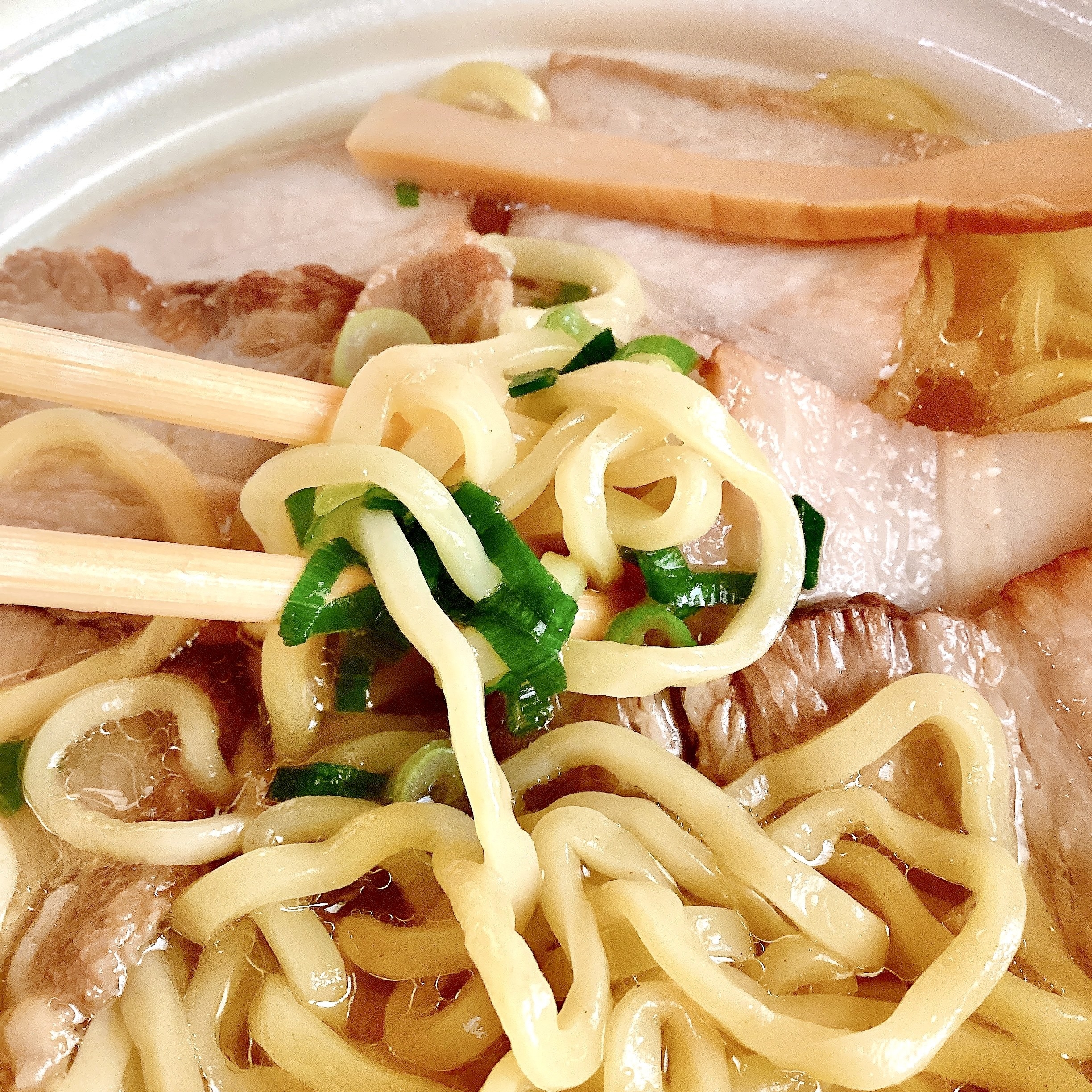 セブン‐イレブンでオススメのラーメン「喜一監修 喜多方sioチャーシュー麺」