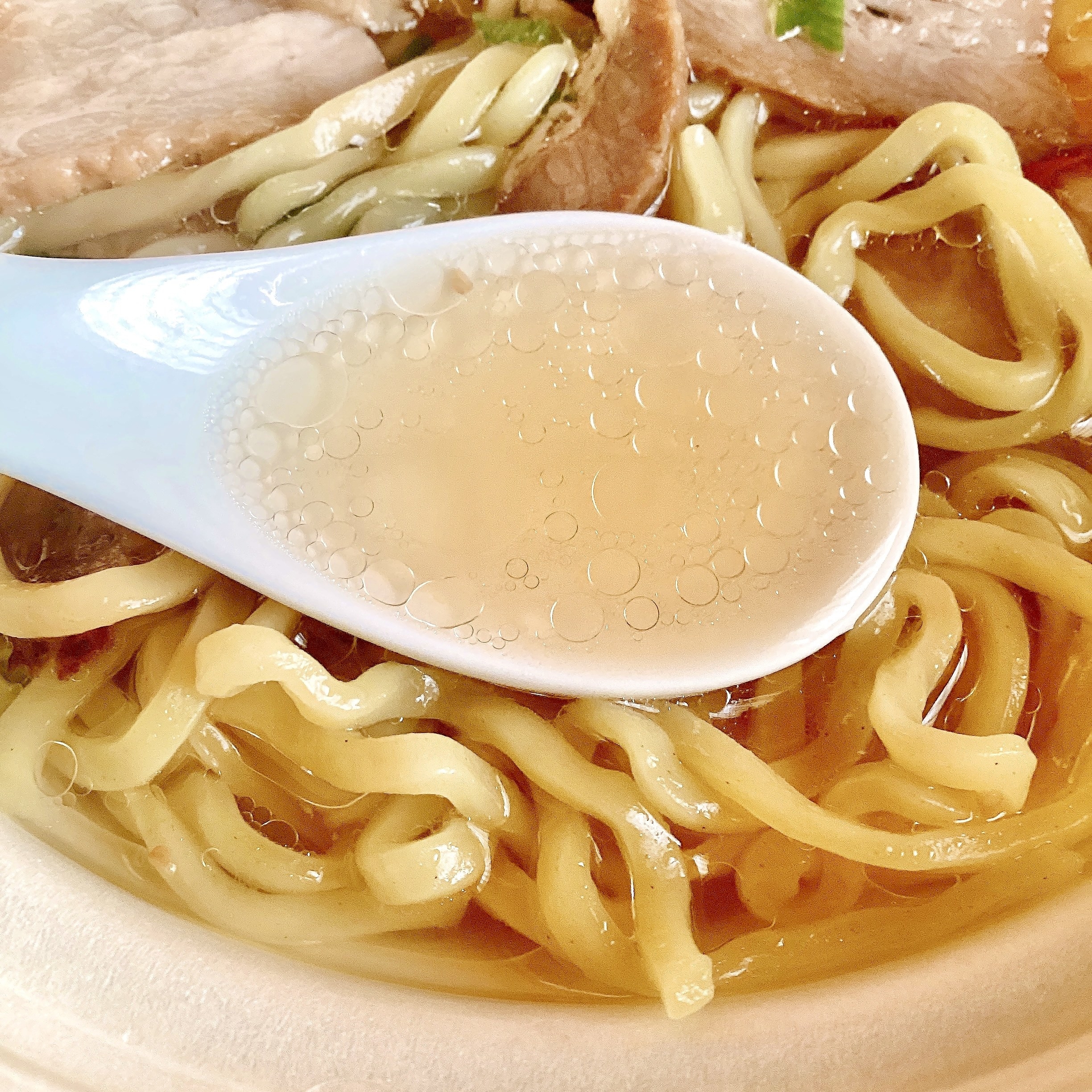 セブン‐イレブンでオススメのラーメン「喜一監修 喜多方sioチャーシュー麺」