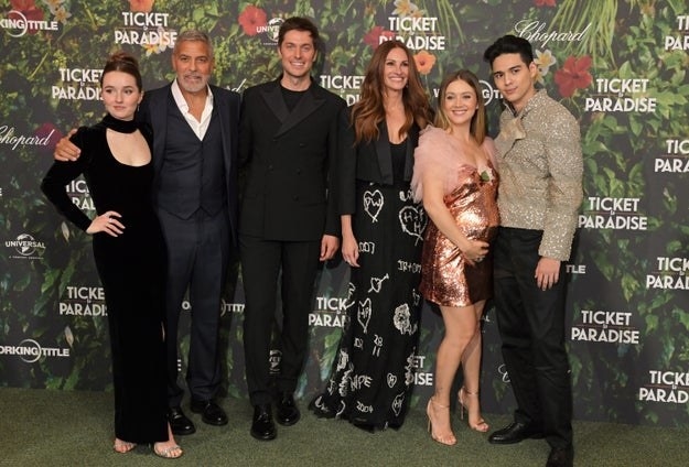 Kaitlyn Dever, George Clooney, Lucas Bravo, Julia Roberts, Billie Lourd and Maxime Bouttier attend the World Premiere of &quot;Ticket To Paradise&quot; at Odeon Luxe Leicester Square on September 7, 2022 in London, England