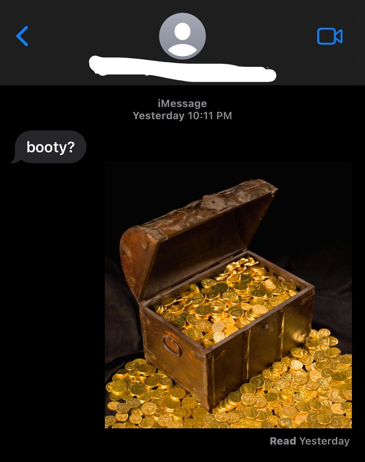 wrong number text where someone asks booty and gets sent a treasure chest