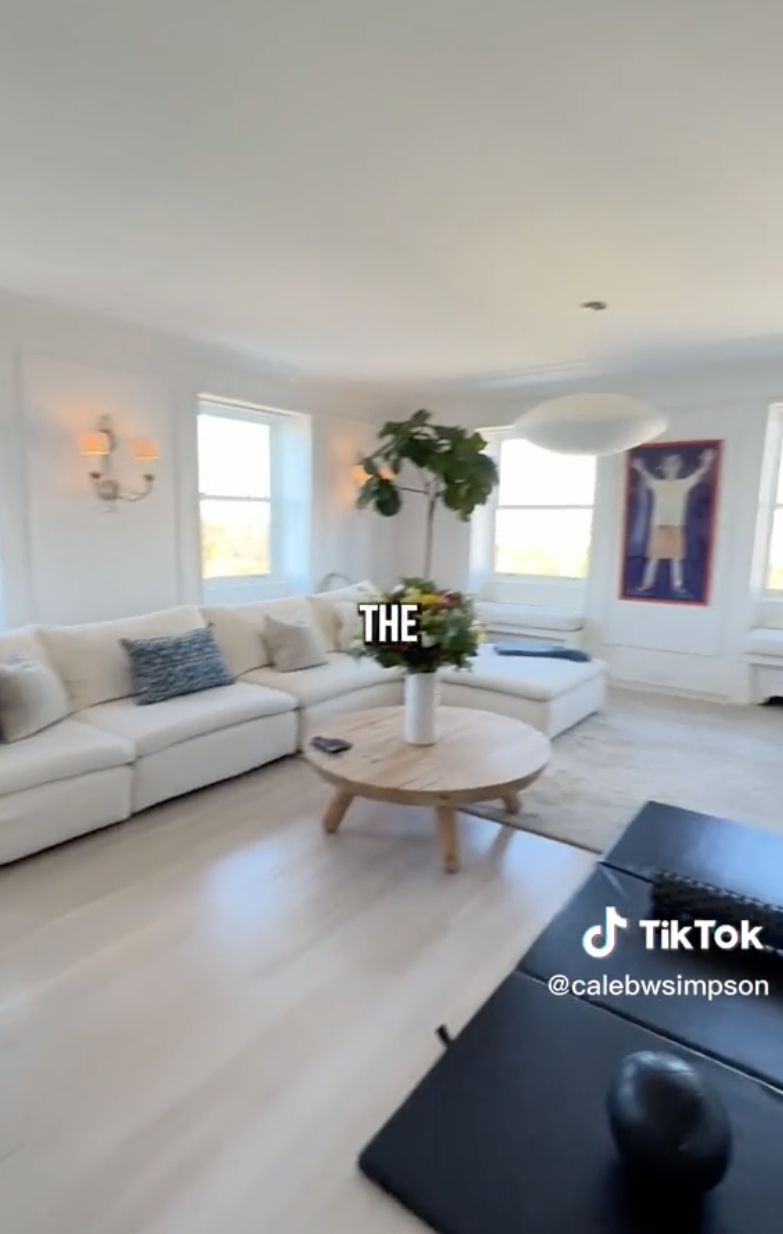 25-year-old stuns TikTok with tour of her 'insane' New York City apartment