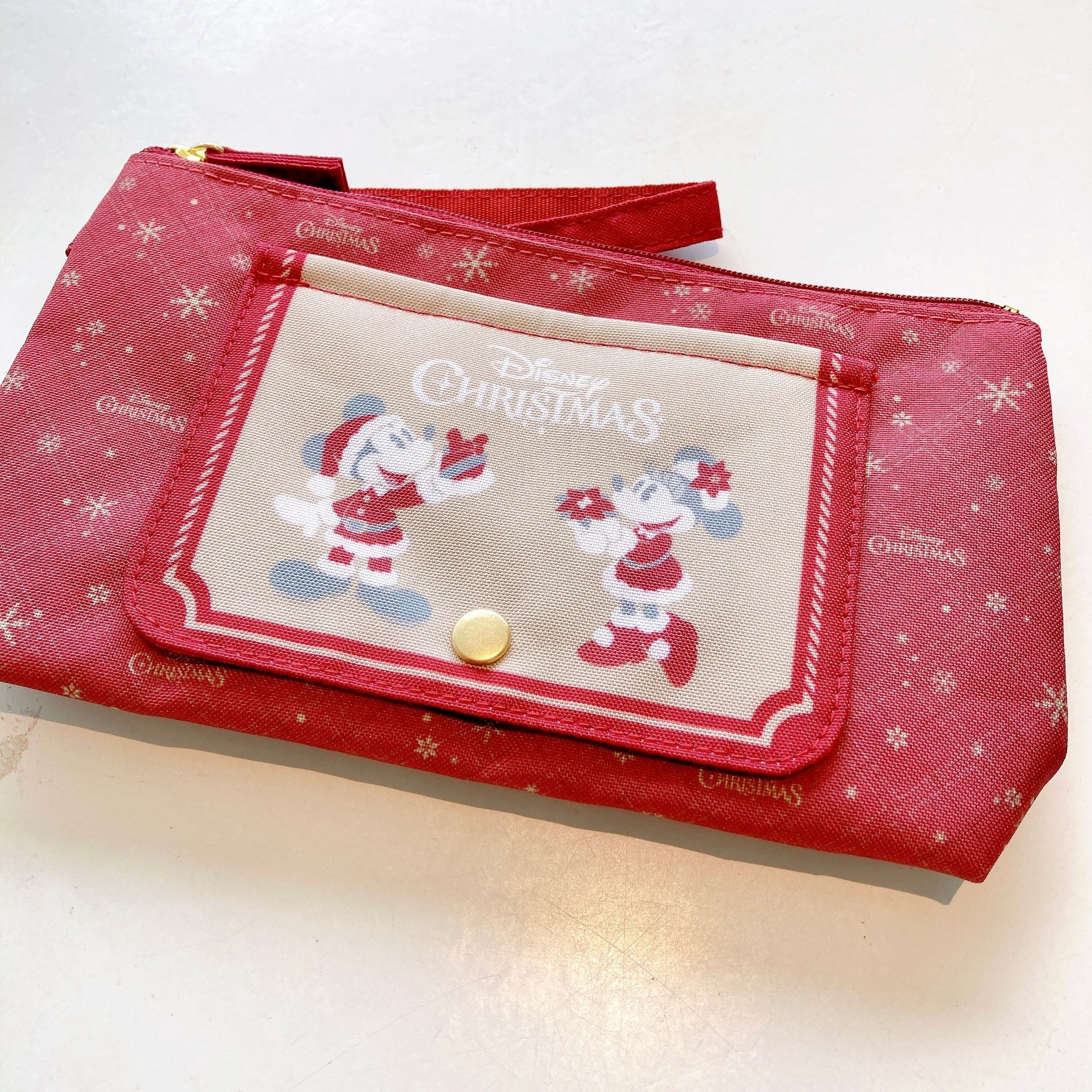 毎日持ち歩くわ…！ディズニーランドで見つけた「限定ポーチ」レトロ