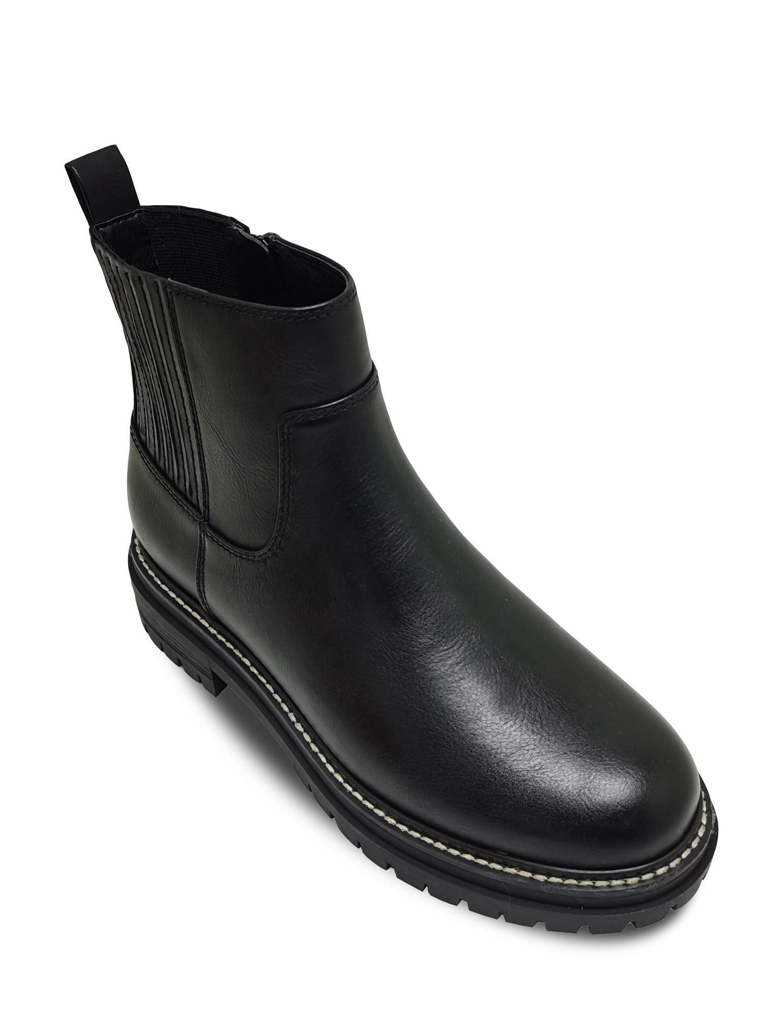 the chelsea boots in color black