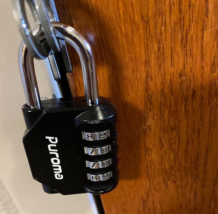 Reviewer's photo of the padlock in the color Black