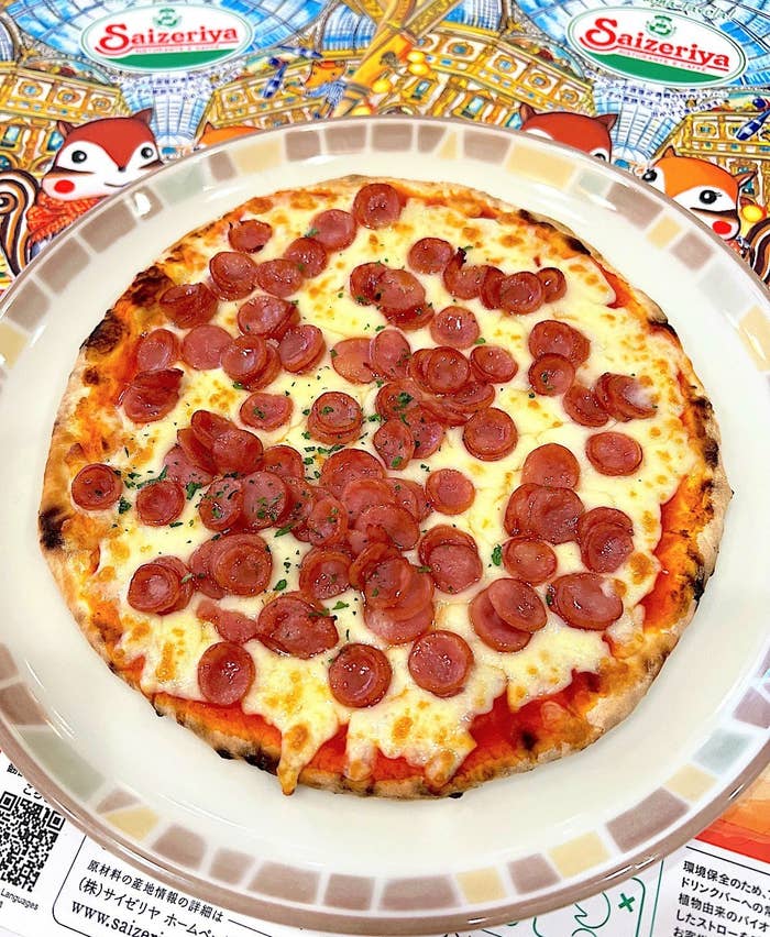 サイゼリアの500円ピザ「ソーセージピザ」