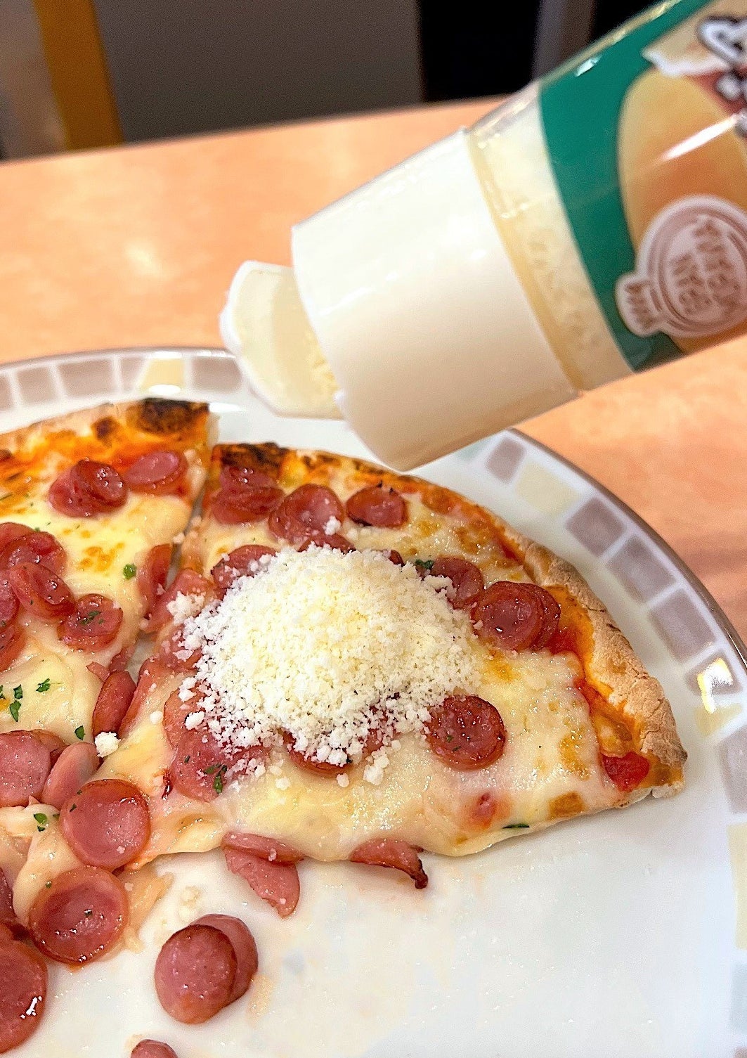 サイゼリアの500円ピザ「ソーセージピザ」