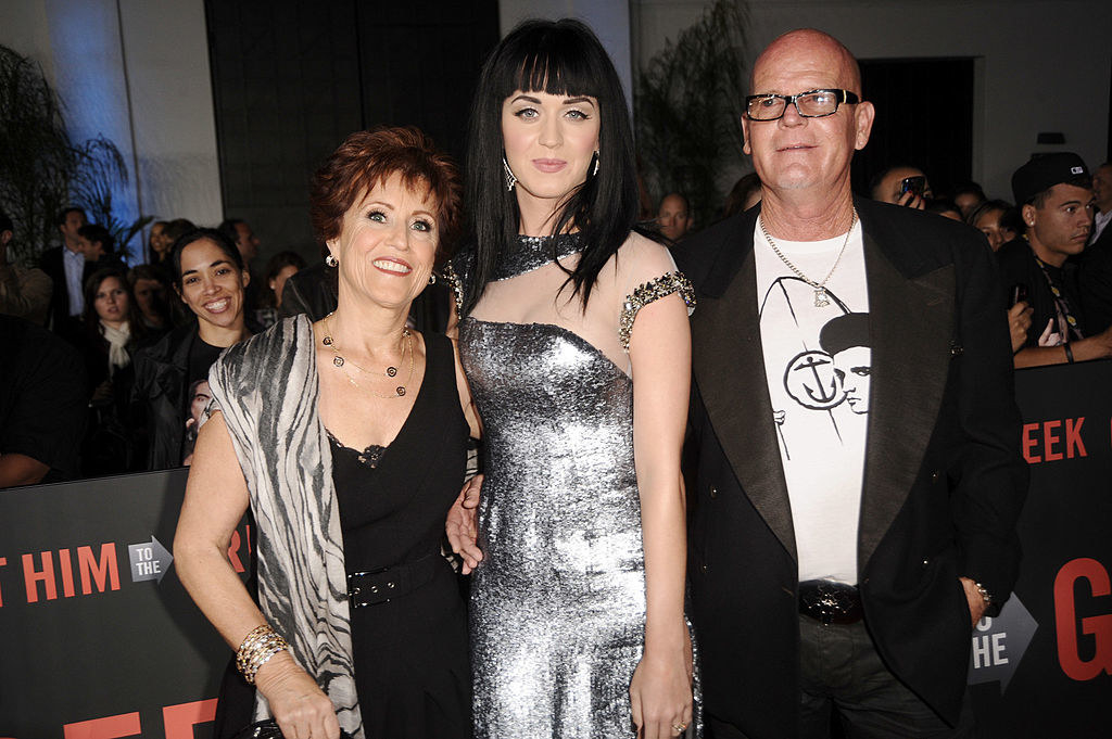 katy with her parents
