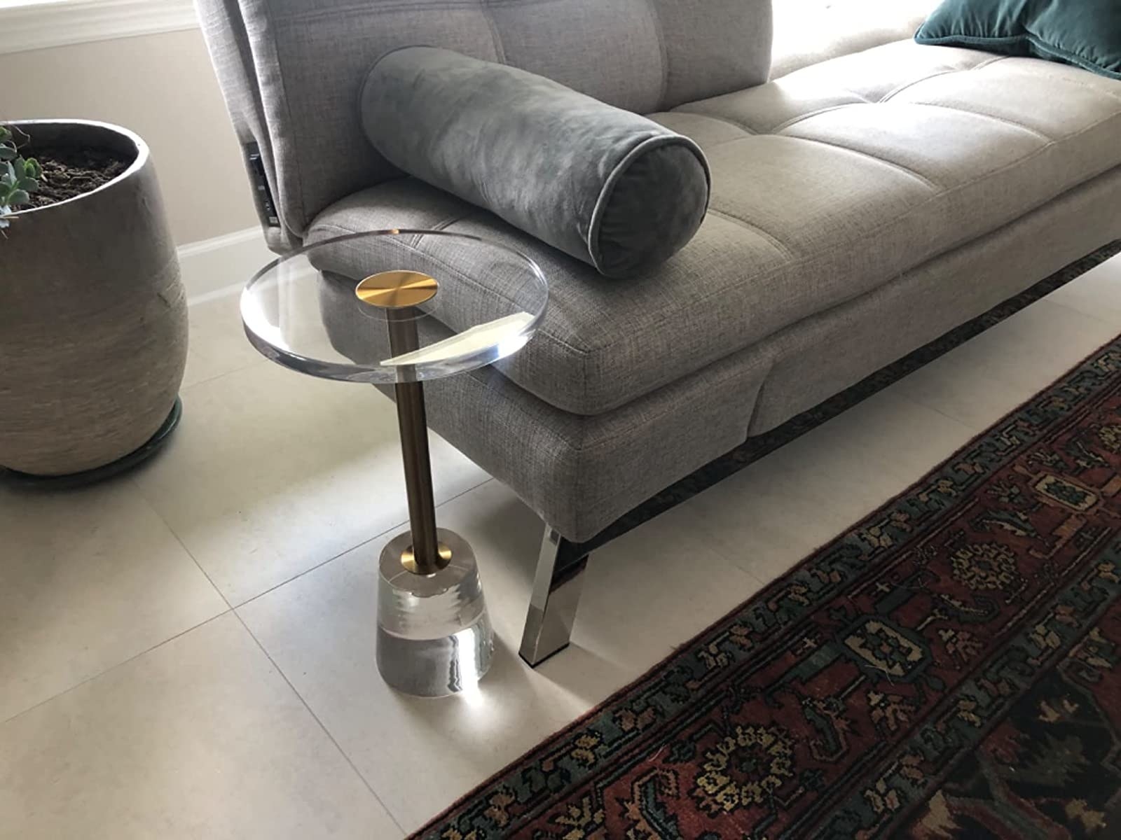 reviewer&#x27;s side table in a living room