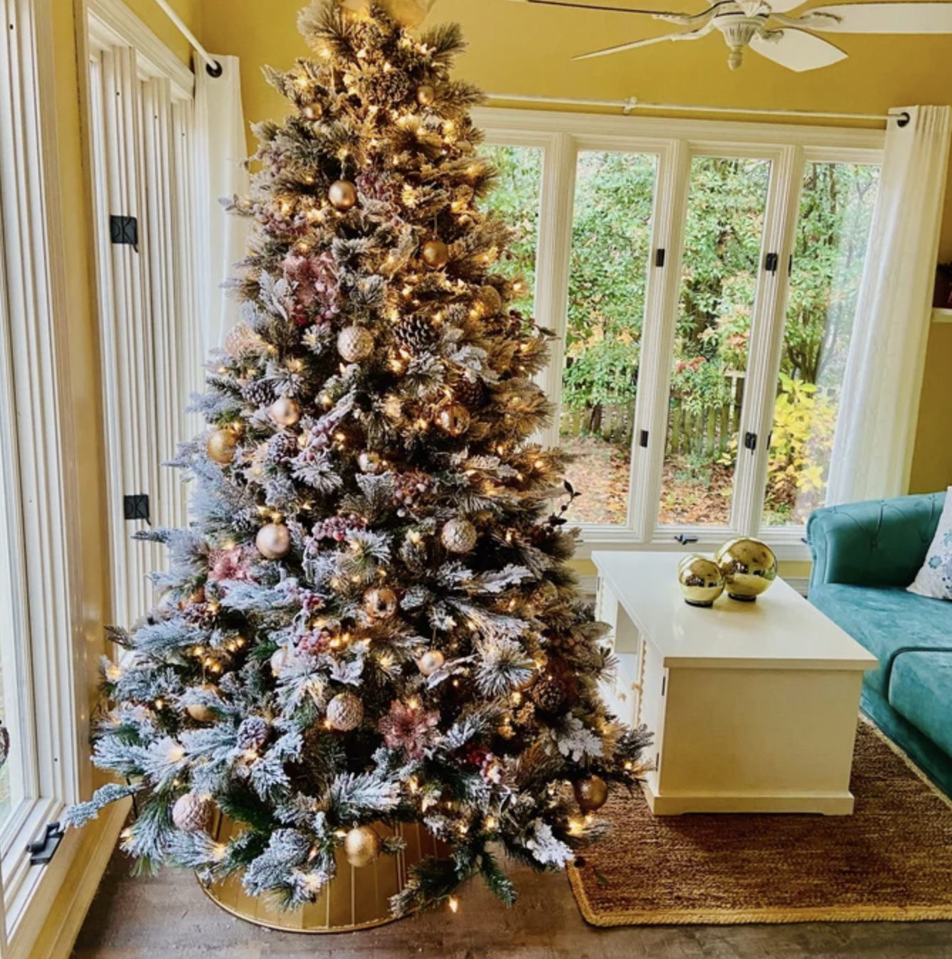 reviewer image of the artificial tree in a home