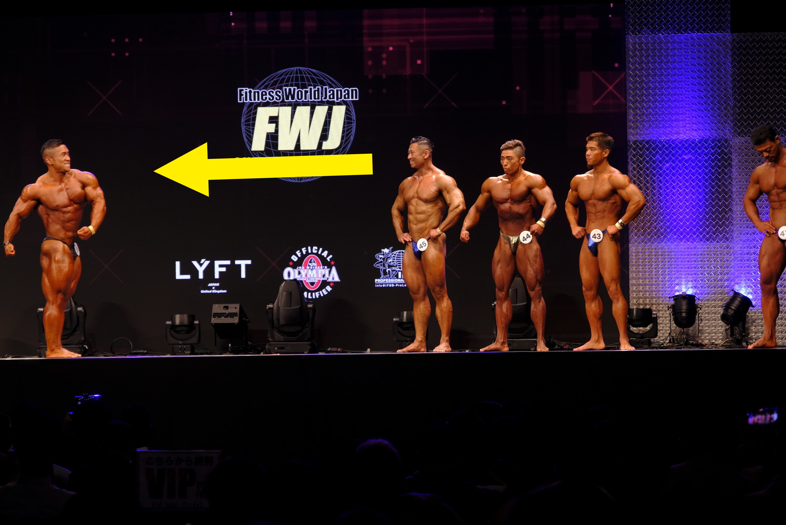 爆売り！ FWJ オリンピアアマチュア OLYMPIA NPCJ ロンT IFBB トップス