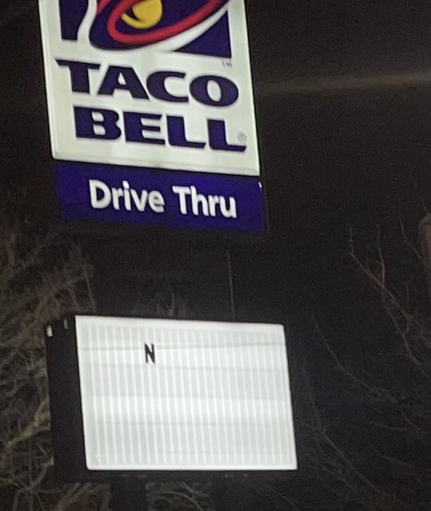 taco bell sign that reads N