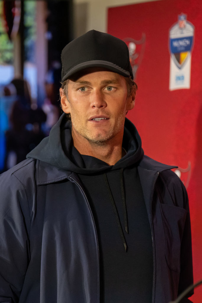 Tom Brady, Gisele Bundchen, David Ortiz among celebrities named in FTX  crypto lawsuit 