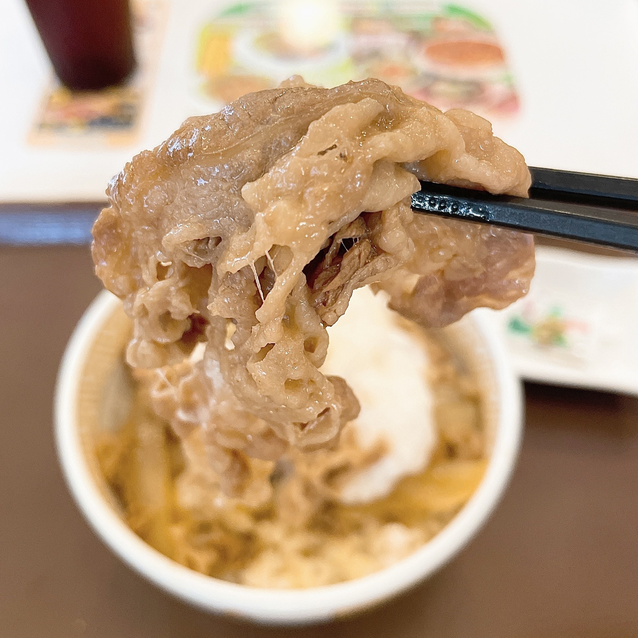 すき家のおすすめのメニュー「わさび山かけ牛丼」