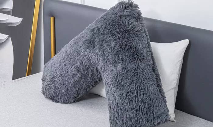 Groupon sale v pillow