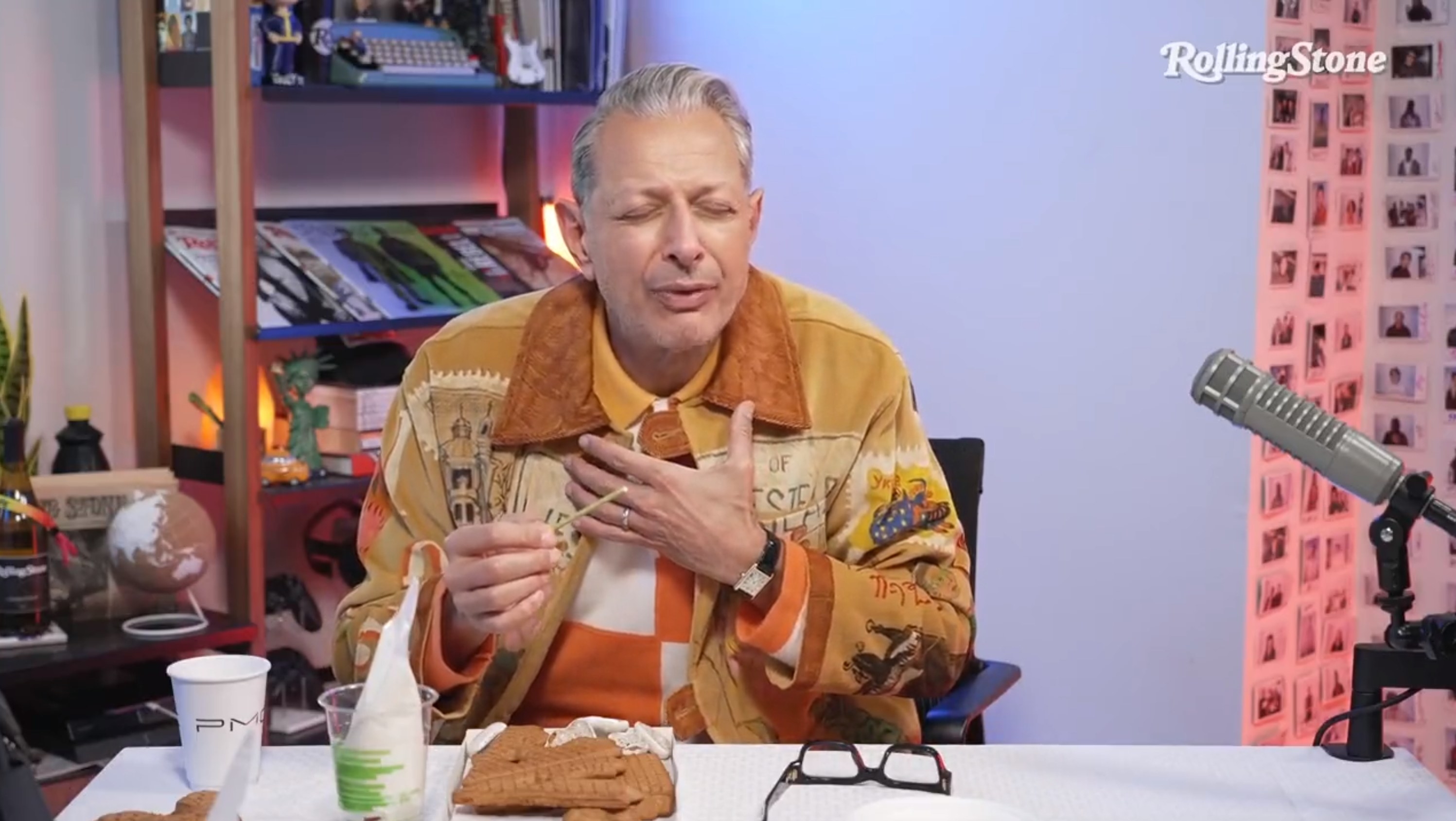 Jeff Goldblum Tried Pocky For The First Time And Loved It - 43