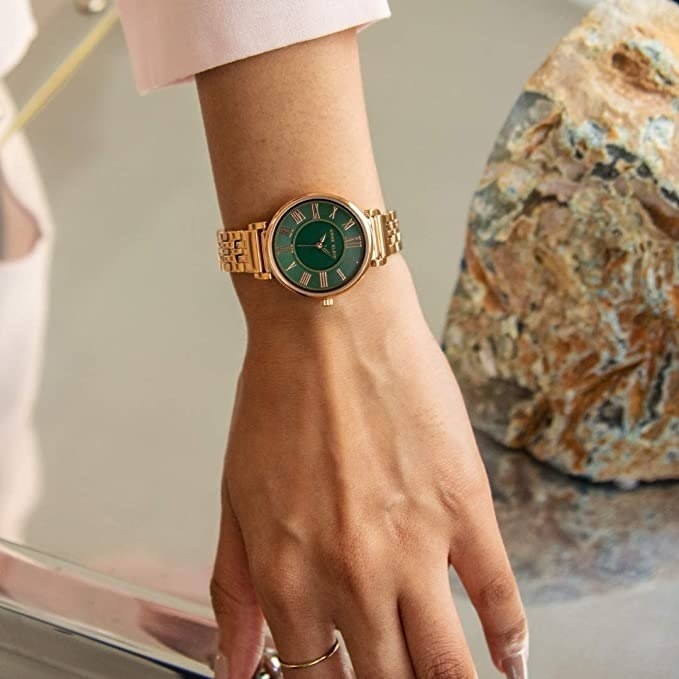 reloj Anne Klein de pulsera color dorado