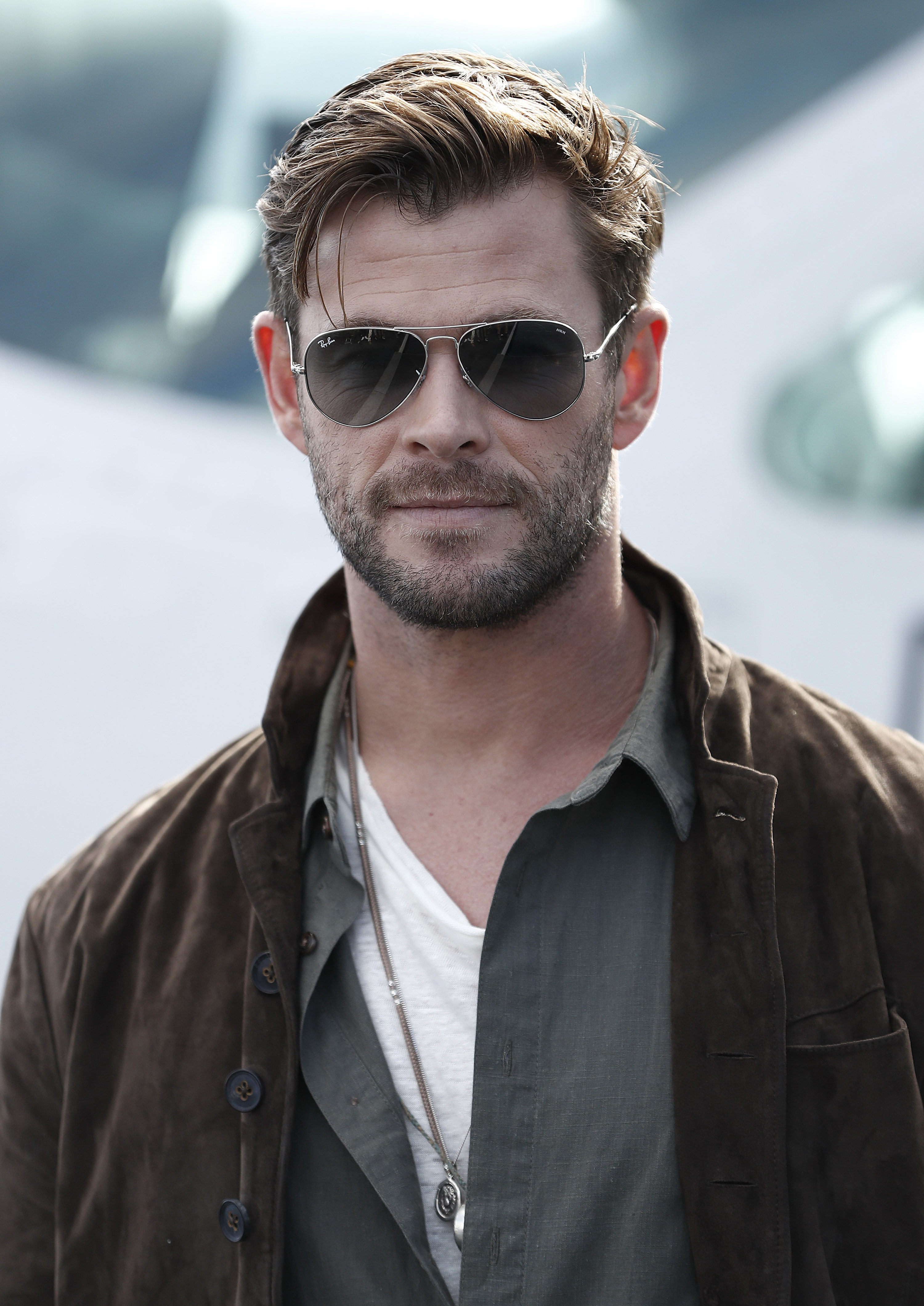 Chris hemsworth ray bans clearance