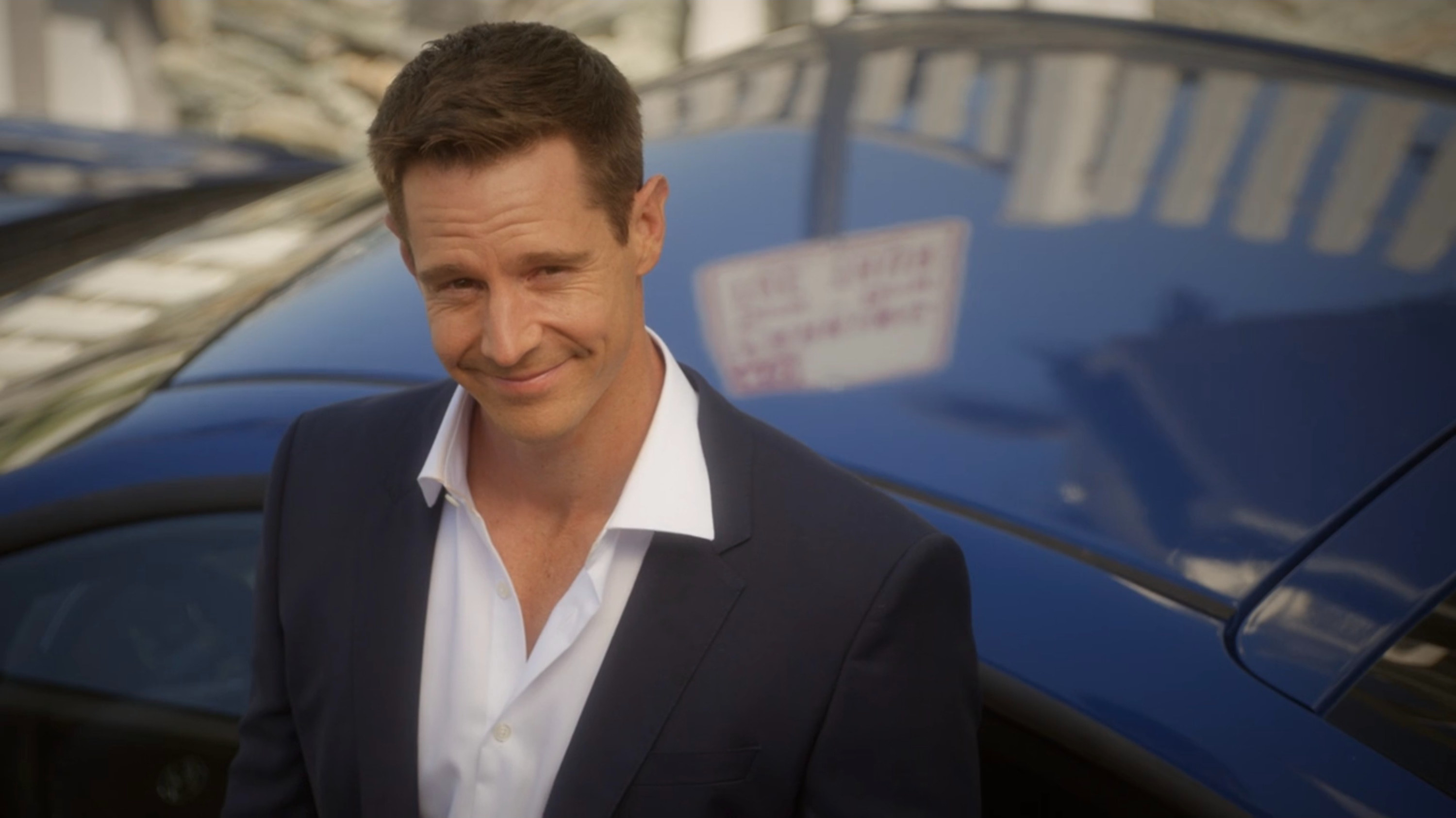 jason dohring about to move a car in &quot;veronica mars&quot;