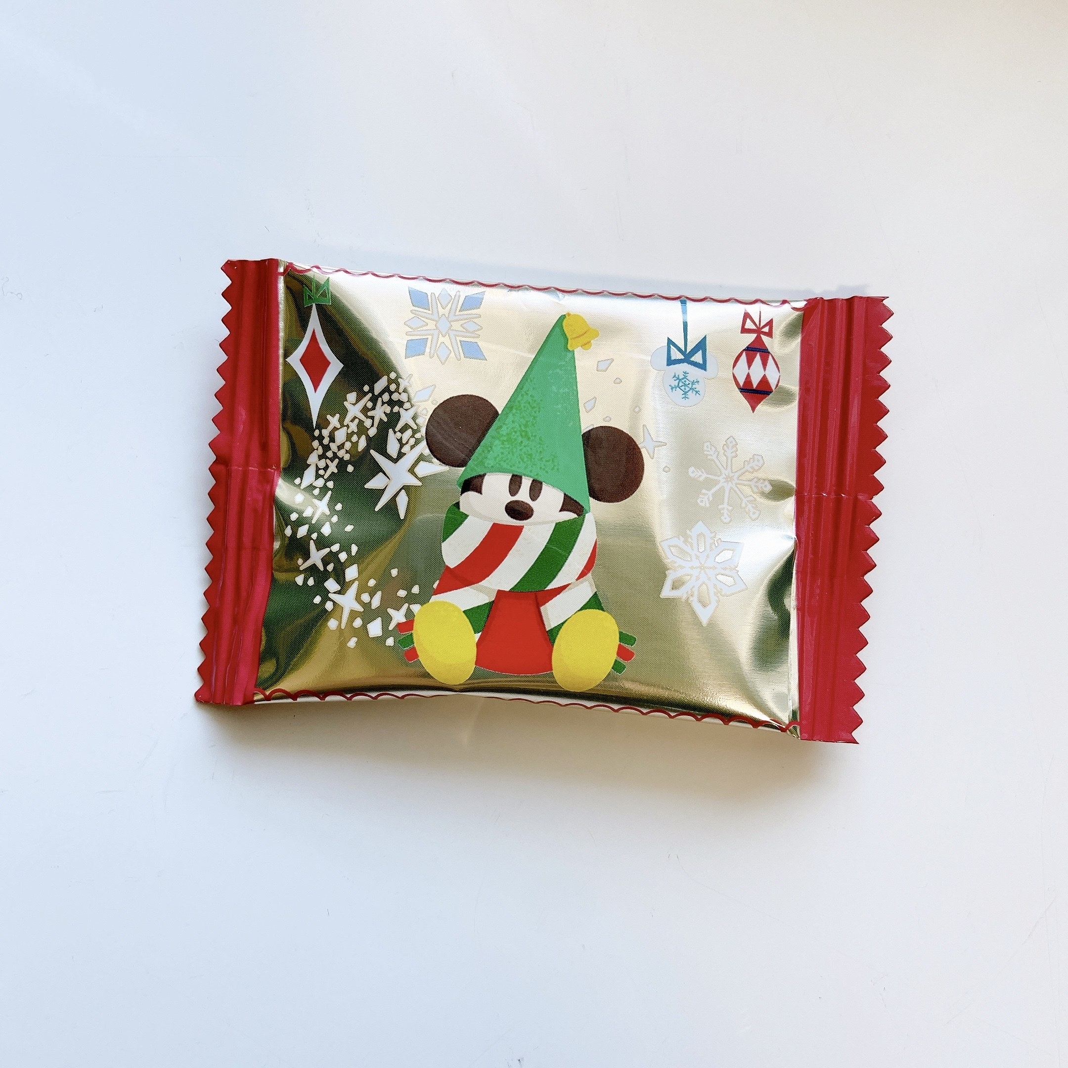 ディズニーランドのクリスマス限定お土産「アソーテッド・チョコレート 缶」