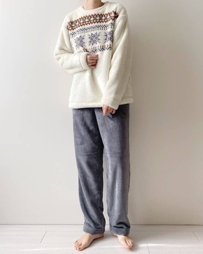GU(ジーユー)の「マシュマロフィールセット(長袖&ロングパンツ)(フェアアイル)」