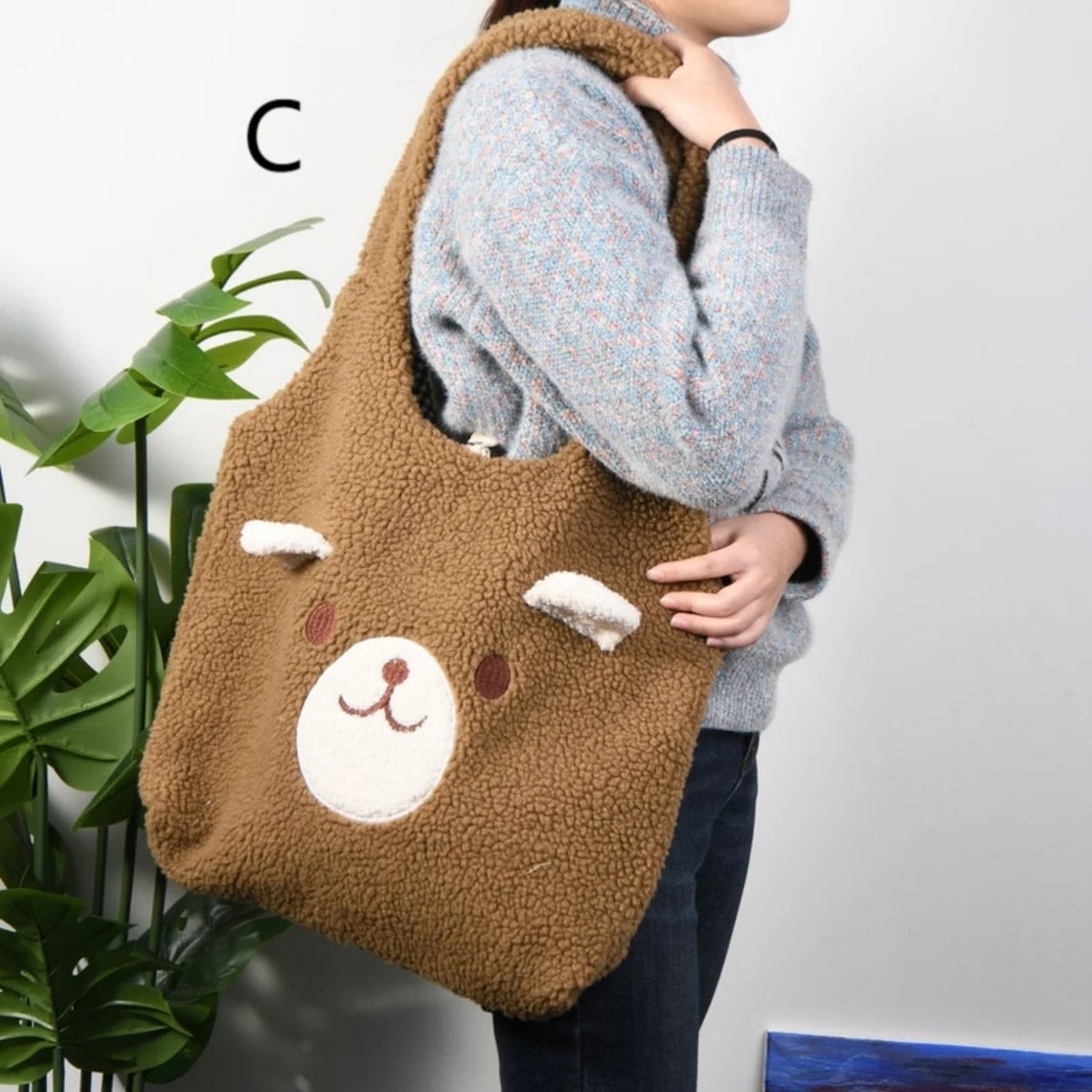 brown fuzzy tote with bear face
