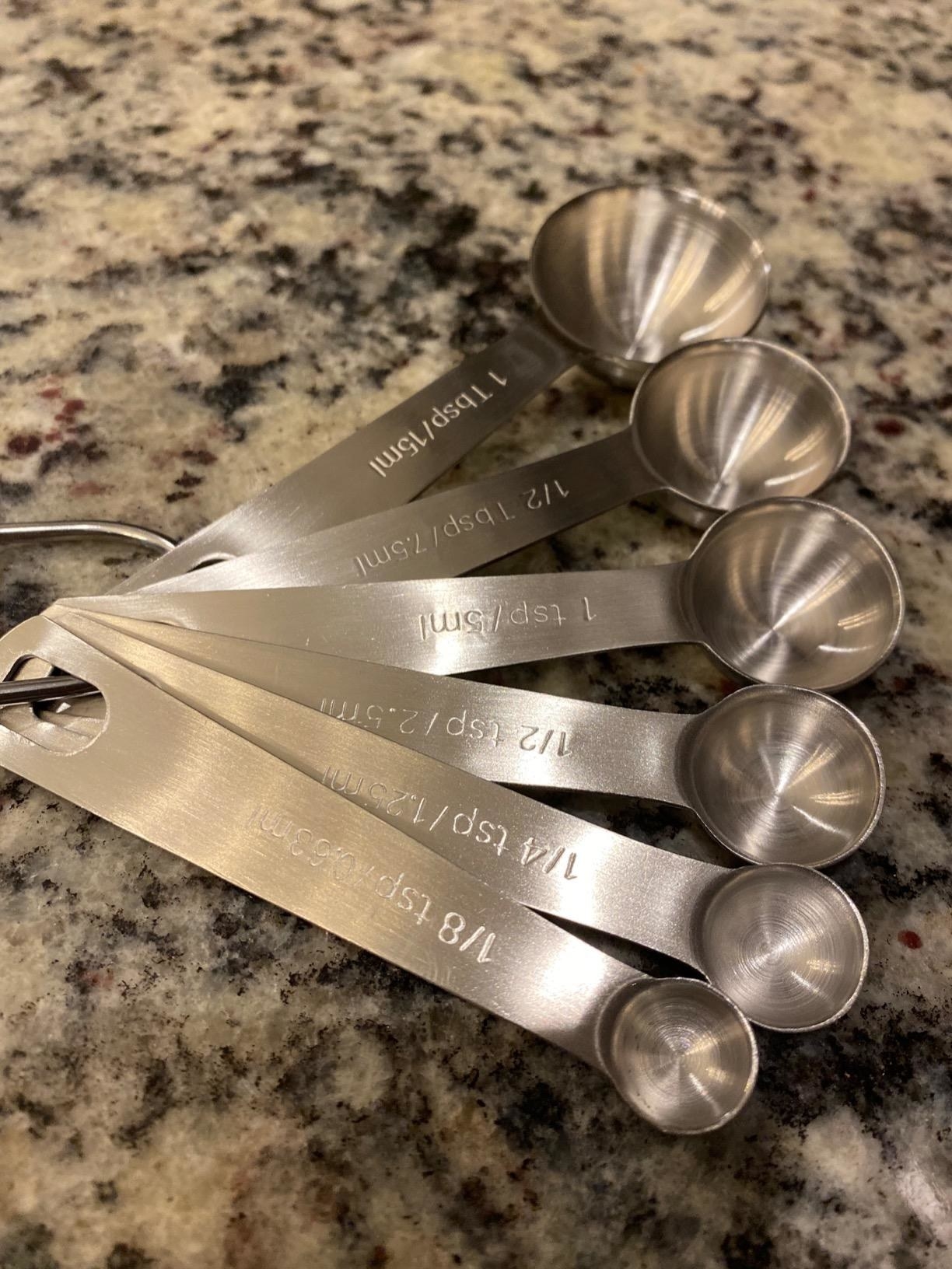 Reviewer image of measuring spoons