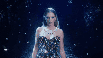 Taylor Swift in the &quot;Bejeweled&quot; music video