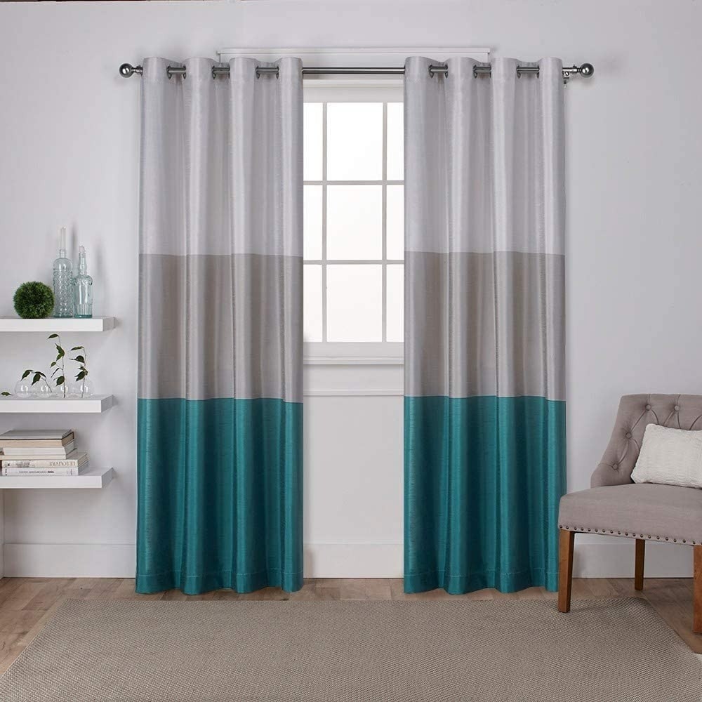 cortina larga tricolor: blanco, gris y verde