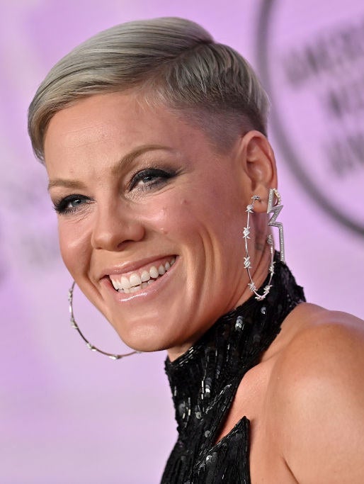 A close-up of Pink&#x27;s smoky eye make-up on the red carpet
