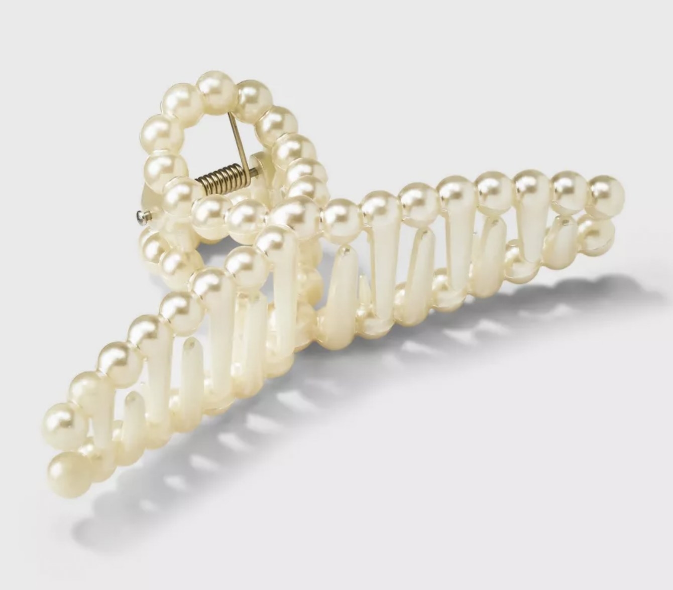 the pearl claw clip with a loop