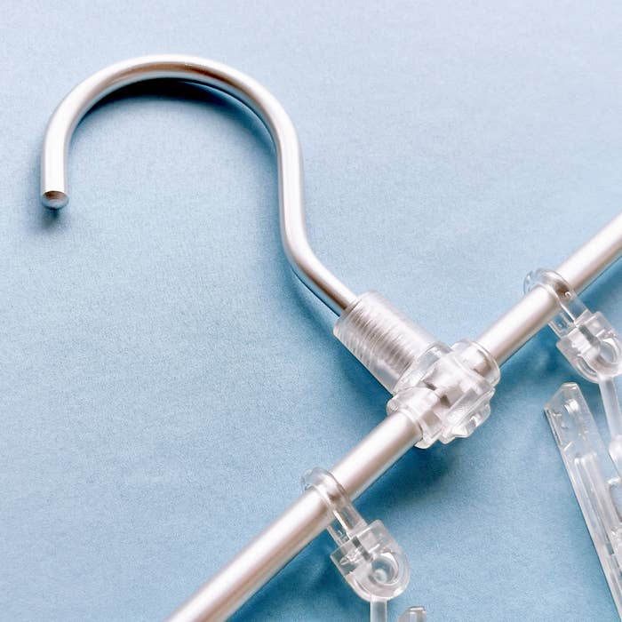 無印良品のオススメ便利グッズ「アルミ直線ハンガー」