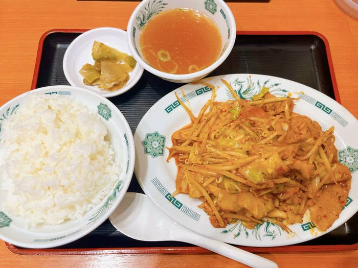 日高屋のオススメの定番メニュー「バクダン炒め定食」