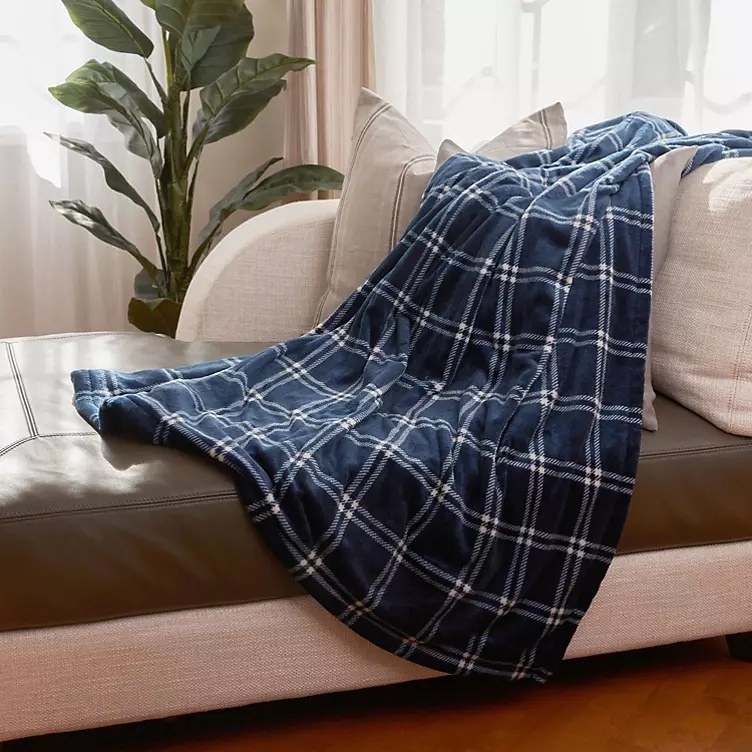 The heated throw blanket in plaid