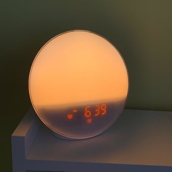 reviewer's alarm clock with the sunrise light