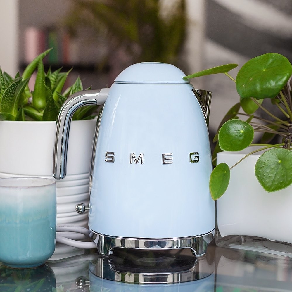 a smeg kettle on a kitchen countertop