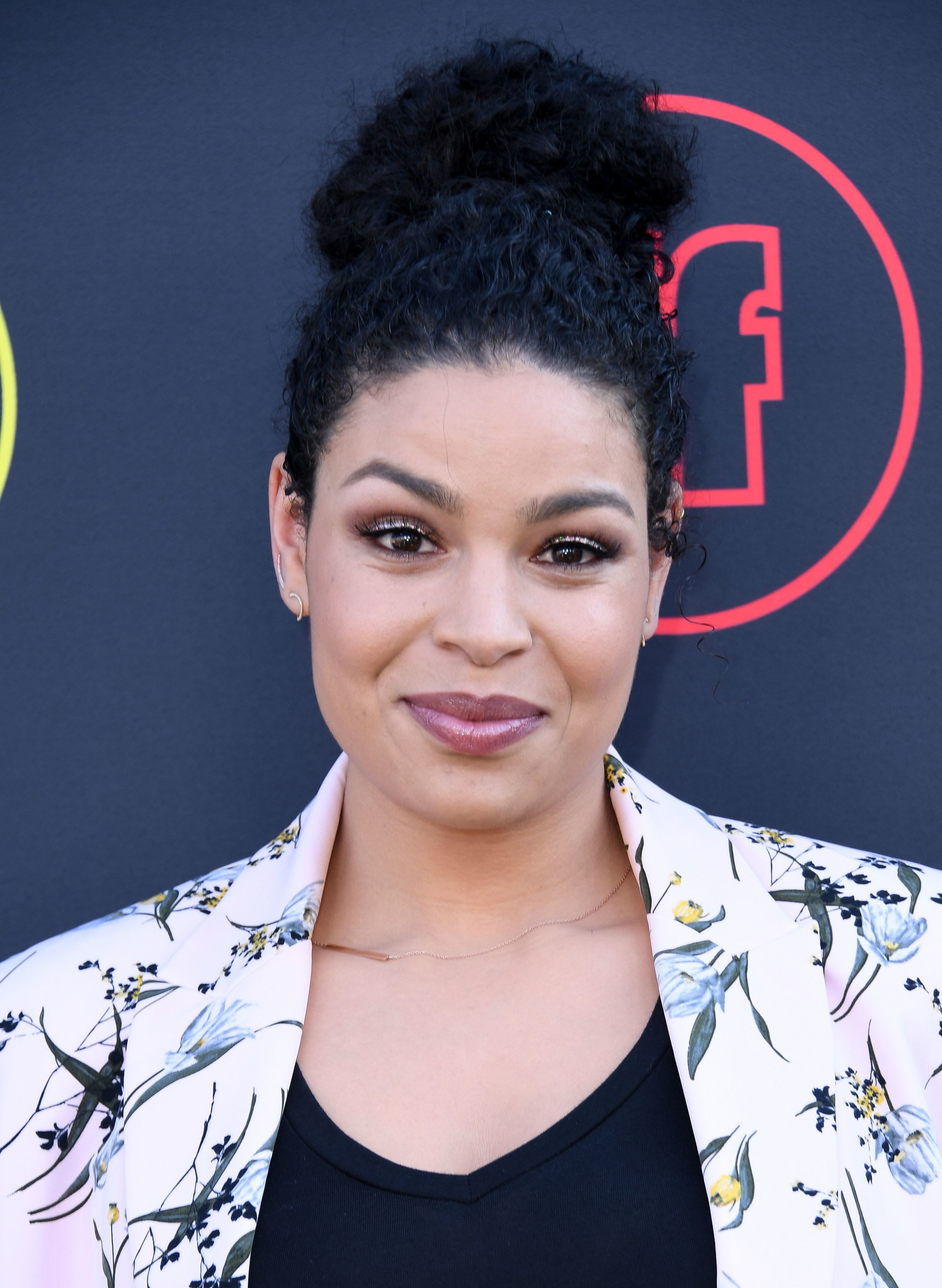 Jordin Sparks Defends Chris Brown After AMAs Backlash - 95